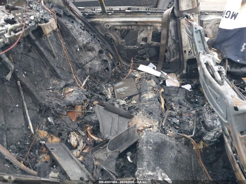 2006 BMW 325Xi VIN: WBAVD13516KV03666 Lot: 43301884