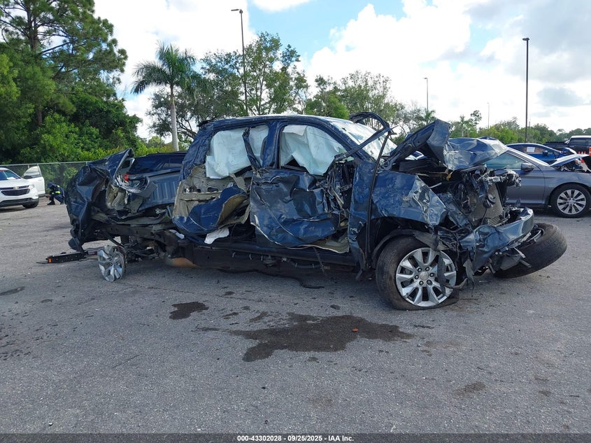 CHEVROLET SILVERADO 1500 2WD SHORT BED CUSTOM