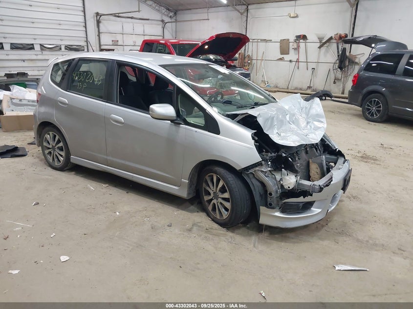 2013 HONDA FIT SPORT - JHMGE8H55DC058137