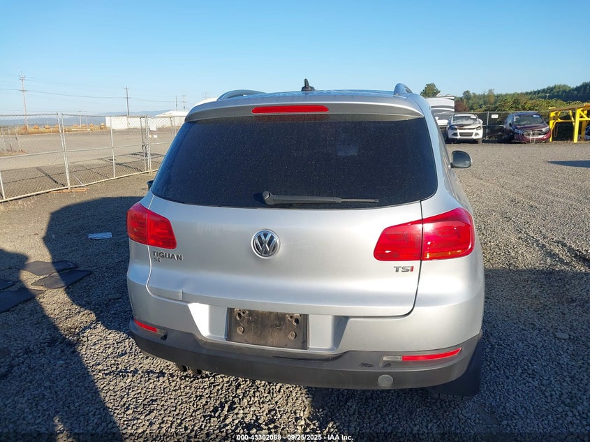 2016 VOLKSWAGEN TIGUAN SE - WVGBV7AX2GW592910