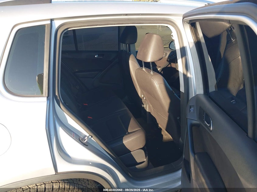 2016 VOLKSWAGEN TIGUAN SE - WVGBV7AX2GW592910