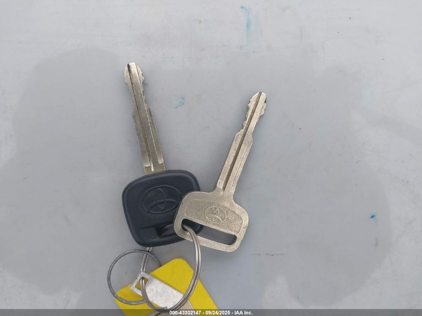 2004 Toyota Matrix Standard VIN: 2T1KR32E54C227527 Lot: 43302147