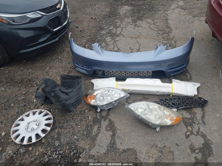 2004 Toyota Matrix Standard VIN: 2T1KR32E54C227527 Lot: 43302147