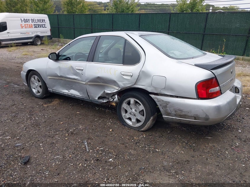 1N4DL01D2YC155594 2000 NISSAN ALTIMA photo no. 3
