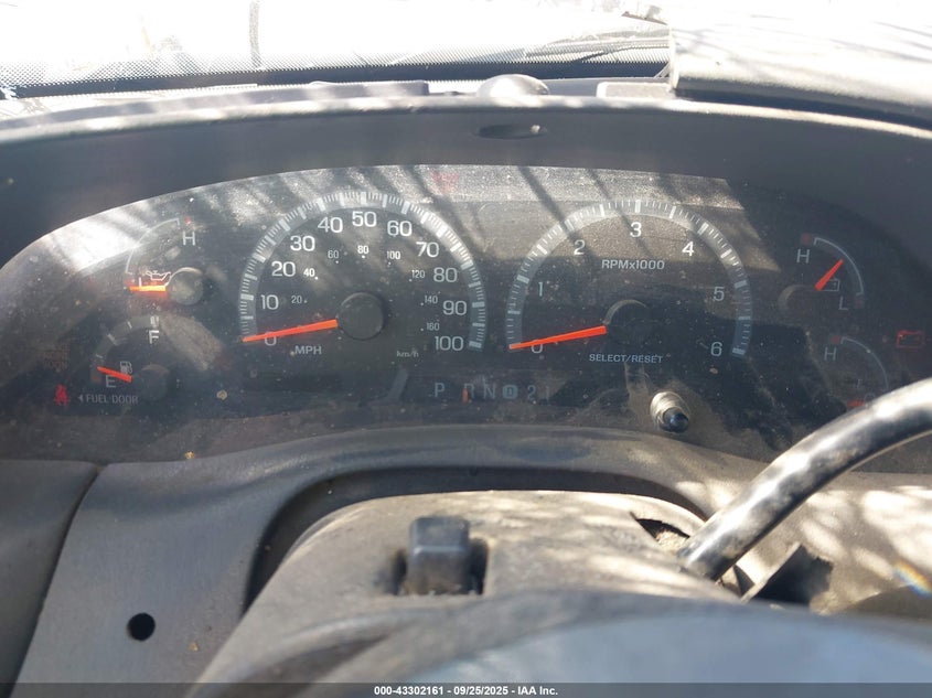 1999 Ford F-150 Lariat/Work Series/Xl/Xlt VIN: 1FTRX17W7XKA74517 Lot: 43302161