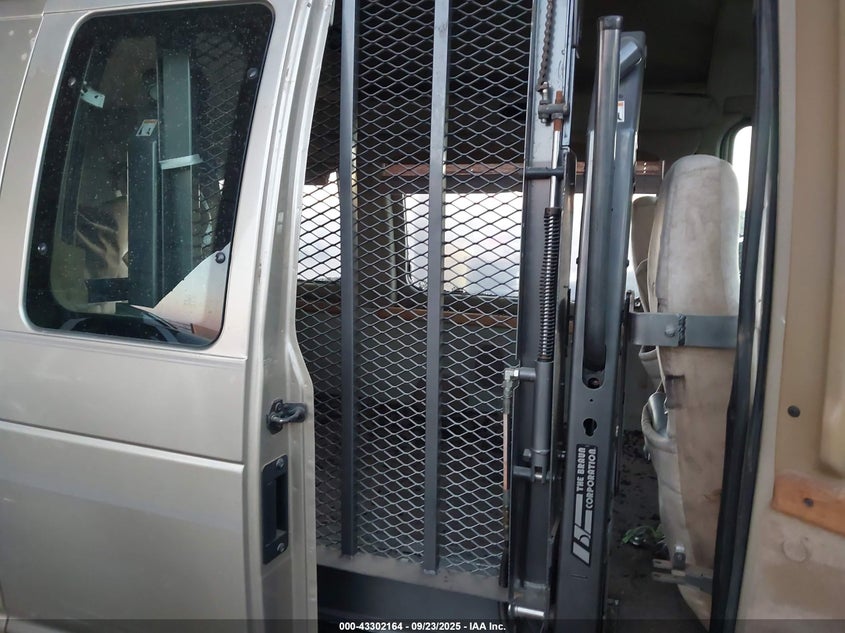 1999 Ford E-150 Commercial/Recreational VIN: 1FDRE14W3XHB84449 Lot: 43302164