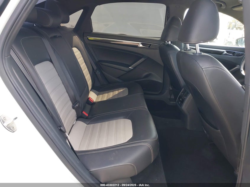 VIN 1VWJM7A34JC038838 2018 VOLKSWAGEN PASSAT 3.6L V6 GT
