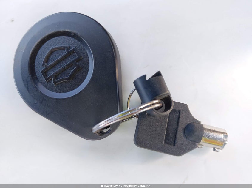 2022 HARLEY-DAVIDSON FLTRXS - 1HD1KTP22NB666021