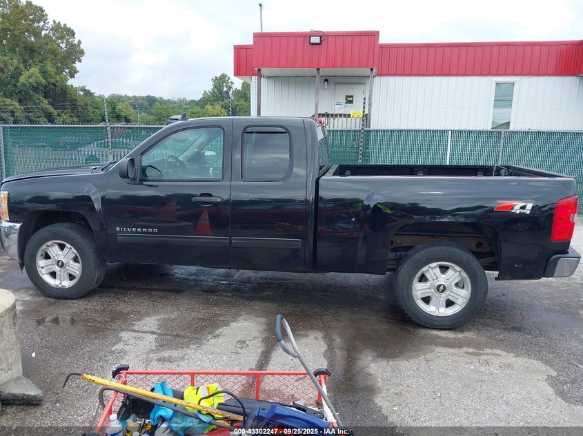 2013 CHEVROLET SILVERADO 1500 LT - 1GCRKSE76DZ264960
