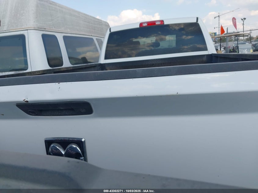 2018 Ram 2500 Tradesman 4X4 8' Box VIN: 3C6UR5HL5JG307364 Lot: 43302271