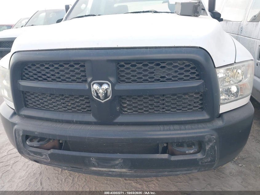 2018 Ram 2500 Tradesman 4X4 8' Box VIN: 3C6UR5HL5JG307364 Lot: 43302271