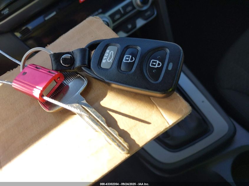 2020 Hyundai Elantra Se VIN: KMHD74LF2LU900492 Lot: 43302354