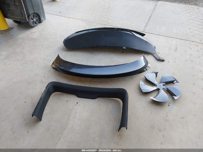 2026 Tesla Model Y Long Range Dual Motor All-Wheel Drive/Long Range Launch Series VIN: 7SAYGDEE1TF368836 Lot: 43302391