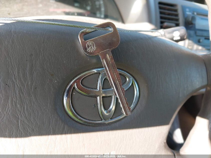 2003 Toyota Camry Le VIN: 4T1BE30K13U725595 Lot: 43302441