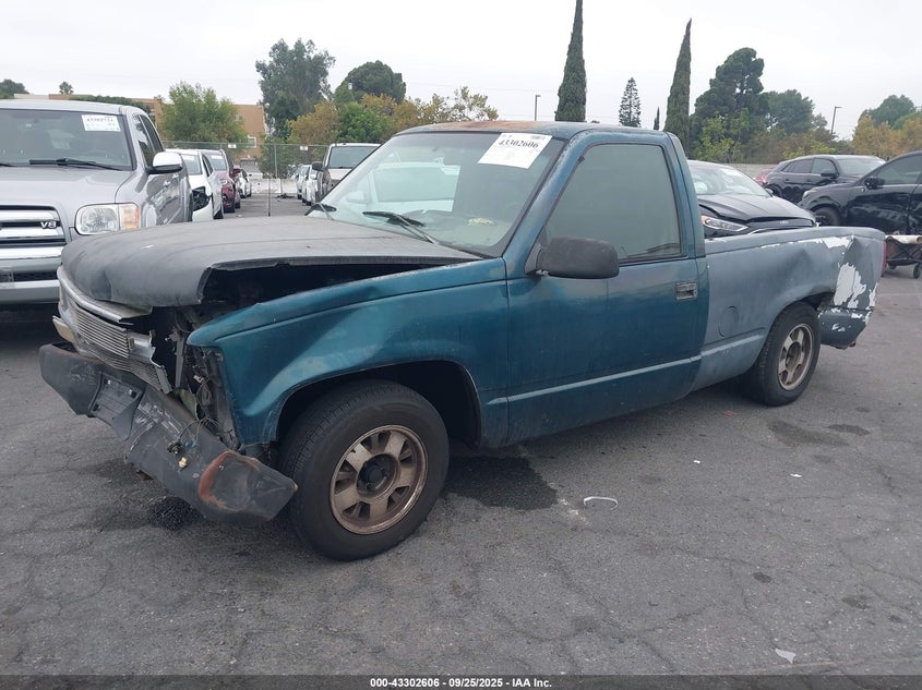 1GCEC14H7SZ181311 1995 CHEVROLET GMT-400 photo no. 2