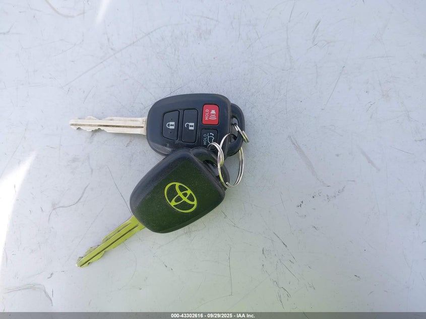 2017 TOYOTA RAV4 XLE - 2T3WFREV9HW347125