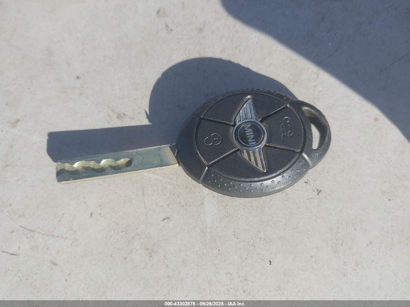 2005 Mini Cooper VIN: WMWRF33435TF61451 Lot: 43302876