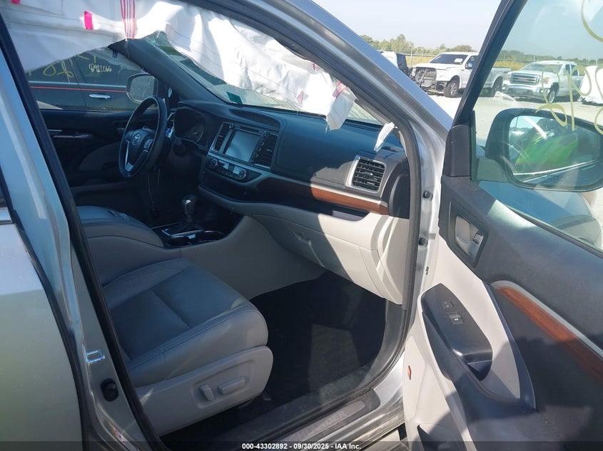 5TDDKRFH4GS278999 2016 TOYOTA HIGHLANDER photo no. 5