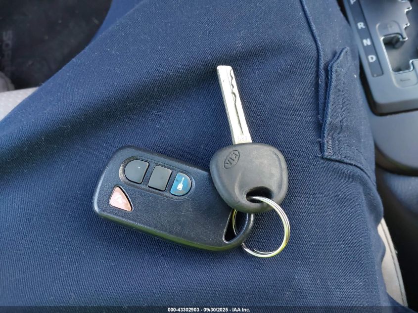 2011 Kia Sorento Lx VIN: 5XYKT3A11BG131749 Lot: 43302903