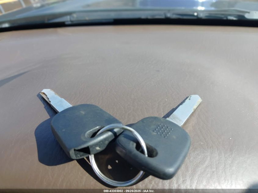 2004 Honda Cr-V Lx VIN: JHLRD68494C000933 Lot: 43303002