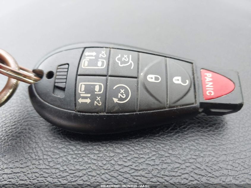 2011 Chrysler Town & Country Touring VIN: 2A4RR5DGXBR746265 Lot: 43303063