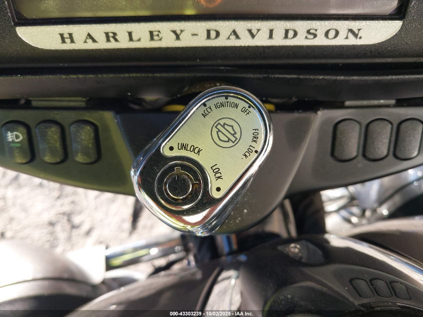2016 Harley-Davidson Flhtcutg Tri Glide Ultra VIN: 1HD1MAL11GB855807 Lot: 43303239