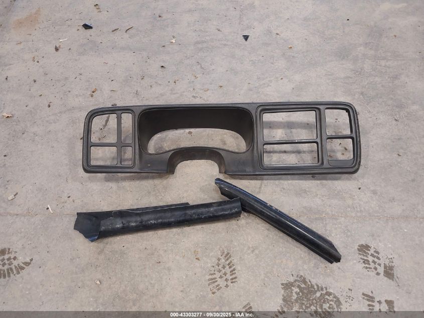 2003 Chevrolet Silverado C2500 Heavy Duty VIN: 1GCHC24U23E253931 Lot: 43303277