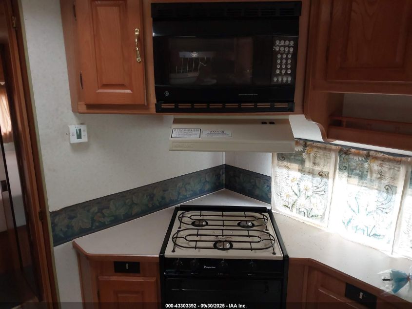 1998 Ford Econoline E450 Super Duty Cutwy Rv VIN: 1FDXE40S7WHB63825 Lot: 43303392