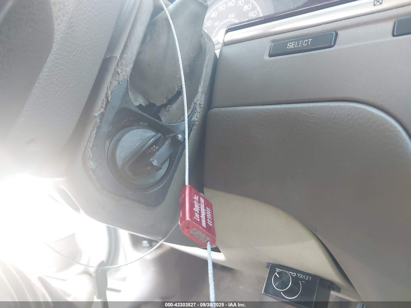 2005 Lincoln Town Car Signature VIN: 1LNHM81W25Y644290 Lot: 43303527