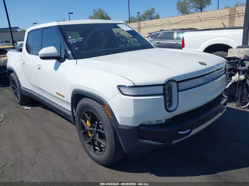 7FCTGAAA1NN015309 2022 Rivian R1T Adventure auction photo 1