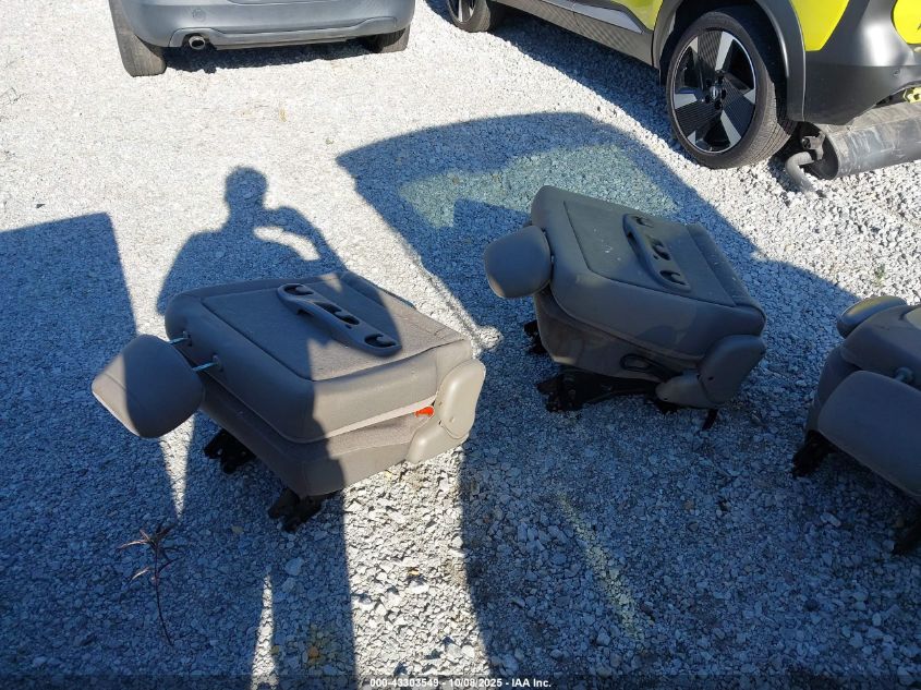 2002 Dodge Grand Caravan El VIN: 1B4GP34352B614496 Lot: 43303549