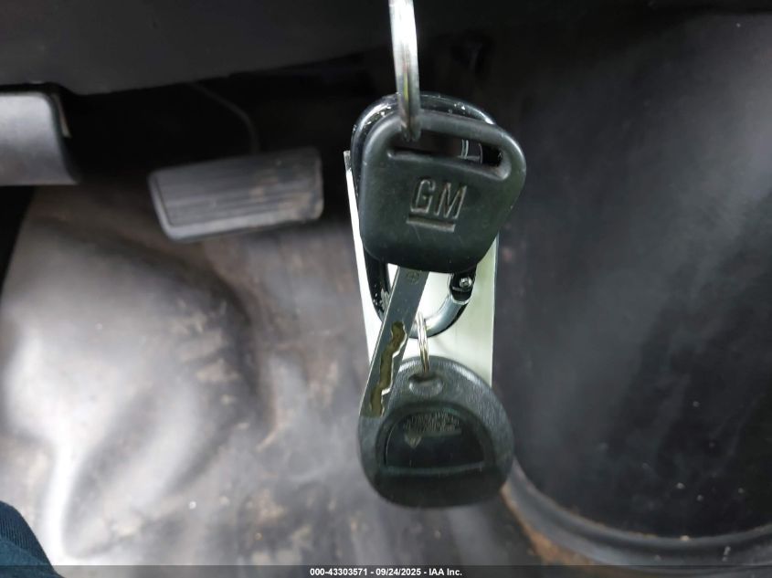 2015 Chevrolet Express 2500 Work Van VIN: 1GCWGFCFXF1160155 Lot: 43303571