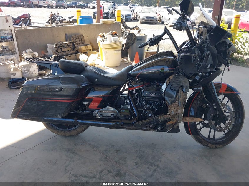 2018 HARLEY-DAVIDSON FLTRXSE CVO ROAD GLIDE - 1HD1TCL13JB953341