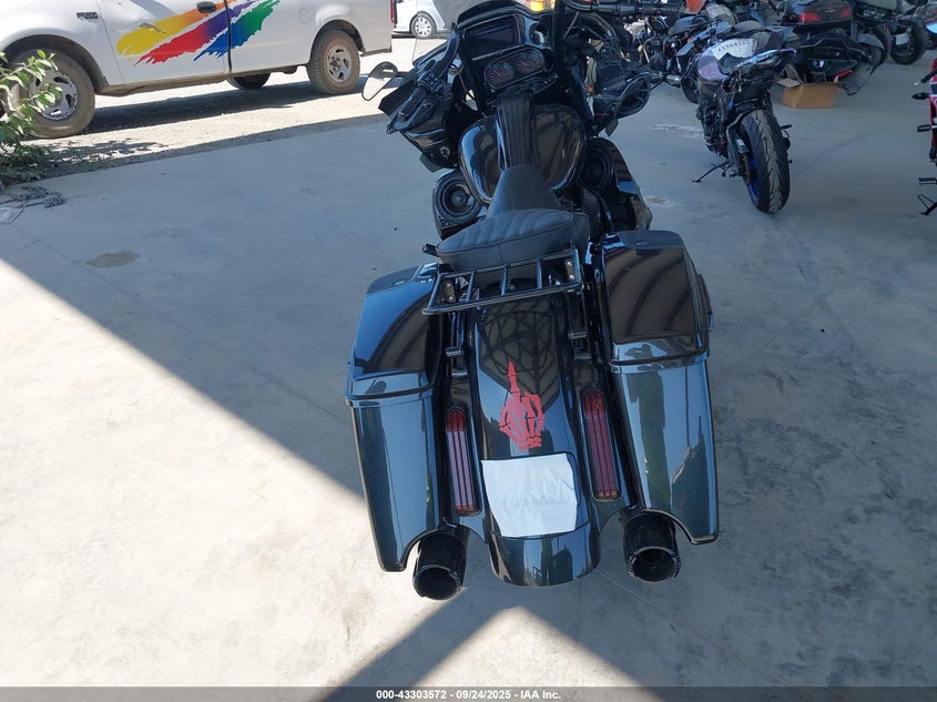 2018 HARLEY-DAVIDSON FLTRXSE CVO ROAD GLIDE - 1HD1TCL13JB953341