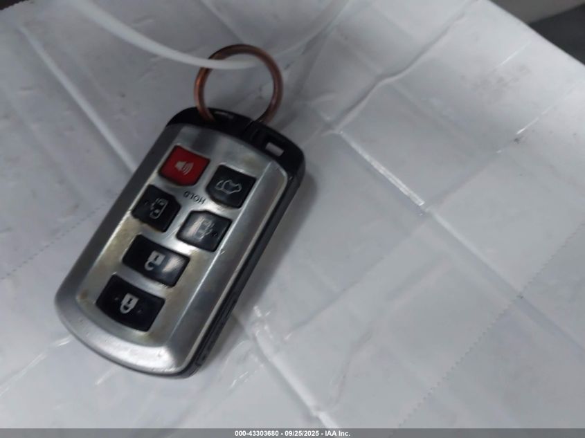 2013 Toyota Sienna Xle V6 8 Passenger VIN: 5TDYK3DC6DS320946 Lot: 43303680