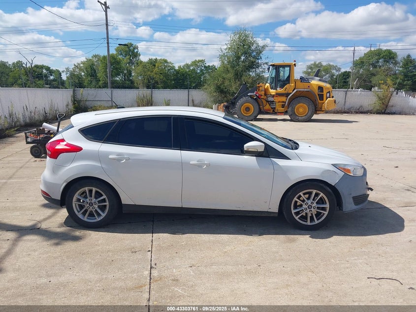 2015 FORD FOCUS SE - 1FADP3K29FL383589