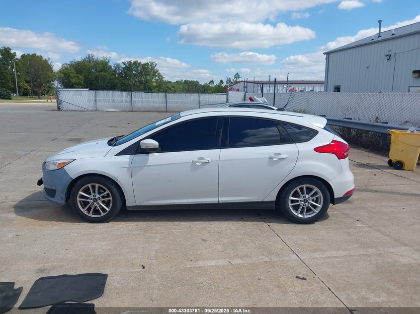 2015 FORD FOCUS SE - 1FADP3K29FL383589