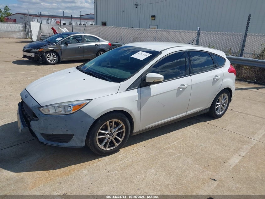 2015 FORD FOCUS SE - 1FADP3K29FL383589