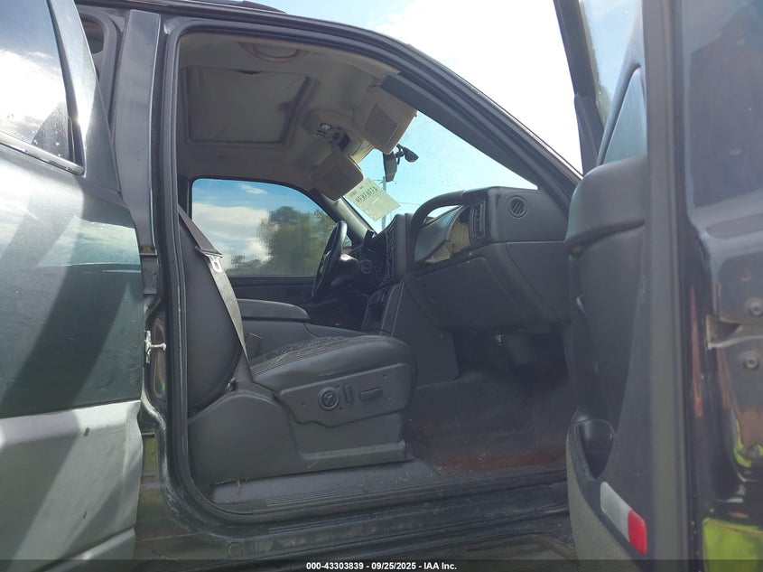 2004 Chevrolet Avalanche 1500 VIN: 3GNEC12T04G299072 Lot: 43303839