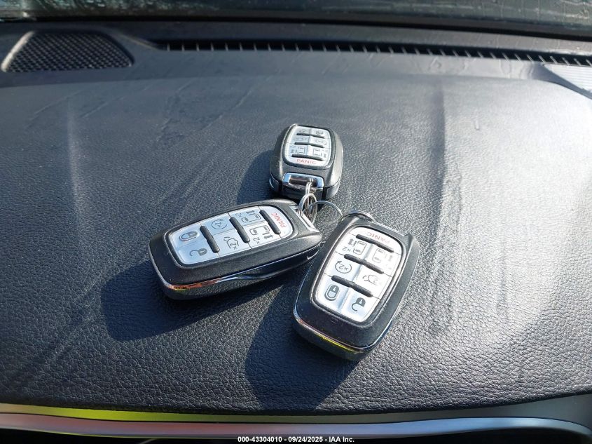 2019 Chrysler Pacifica Limited VIN: 2C4RC1GG1KR525620 Lot: 43304010