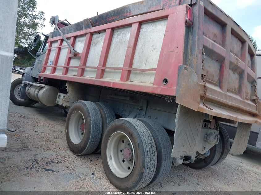 2007 OTHER FREIGHTLINER COLUMBIA 112 TRUCK N/A