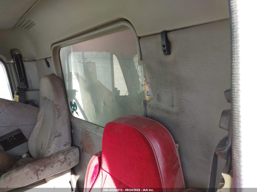 2007 OTHER FREIGHTLINER COLUMBIA 112 TRUCK N/A