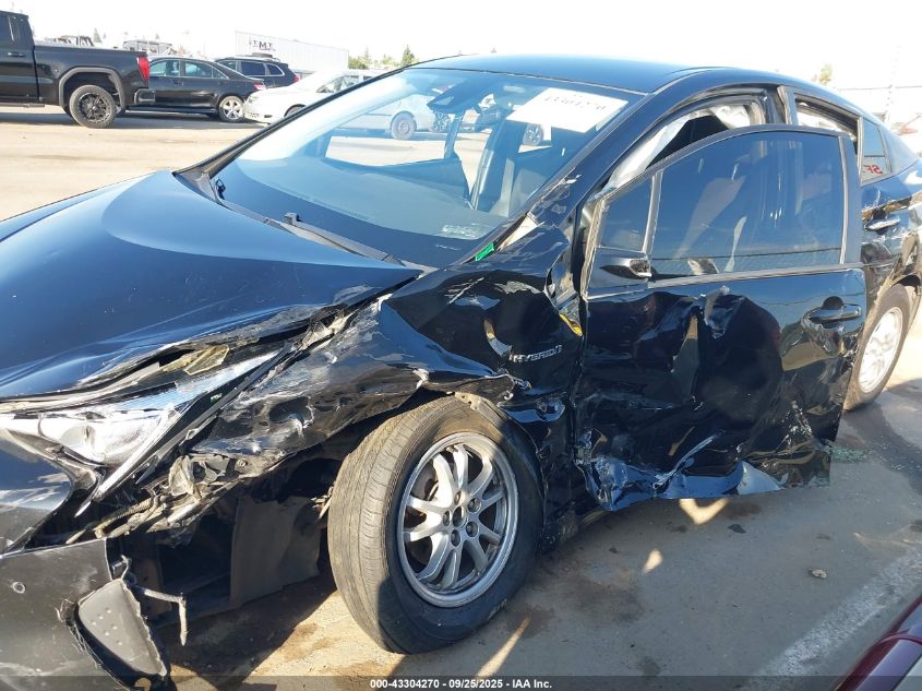 2018 Toyota Prius Two VIN: JTDKBRFU1J3581719 Lot: 43304270