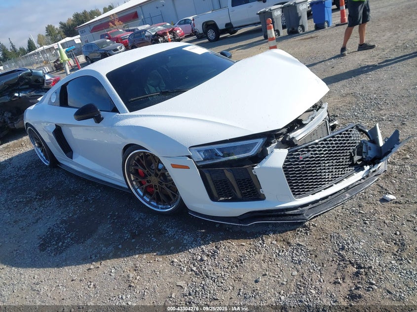 AUDI R8 5.2 V10