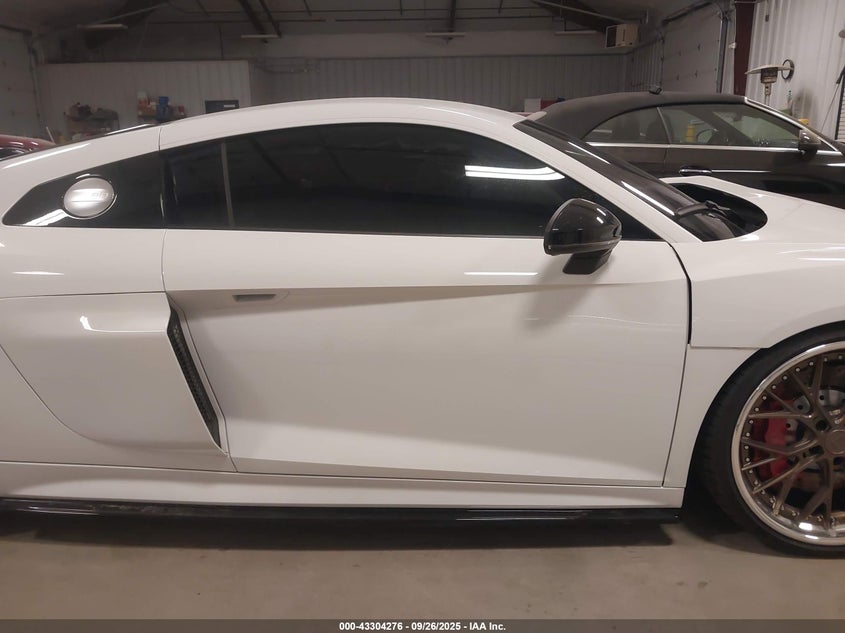 2018 Audi R8 5.2 V10 VIN: WUABAAFX1J7901910 Lot: 43304276