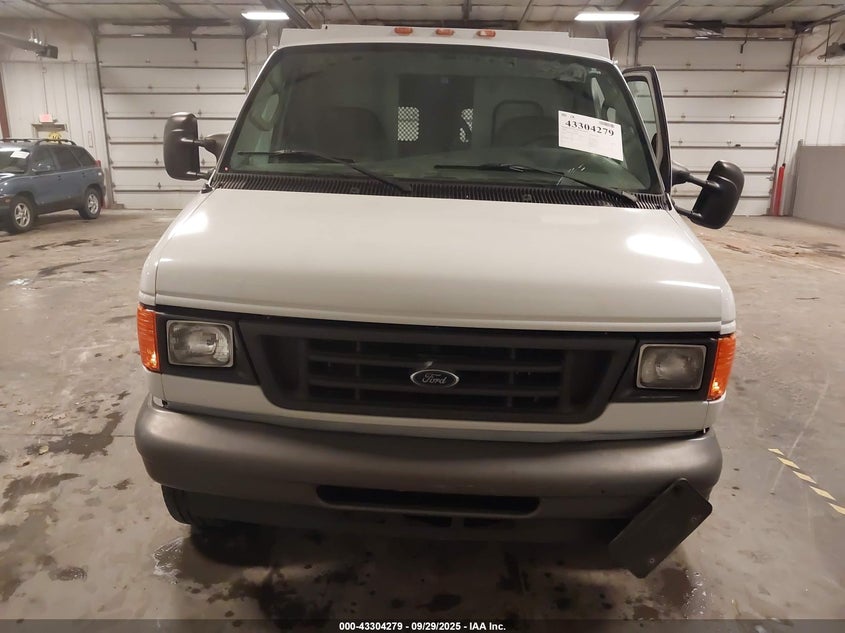 2006 Ford E-350 Cutaway VIN: 1FDSE35L86HB38051 Lot: 43304279