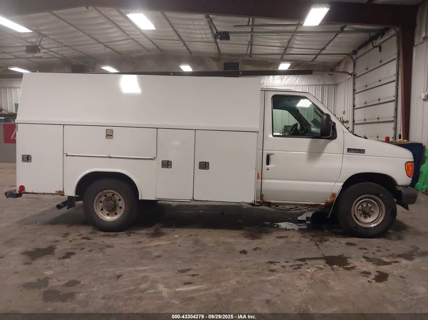 2006 Ford E-350 Cutaway VIN: 1FDSE35L86HB38051 Lot: 43304279