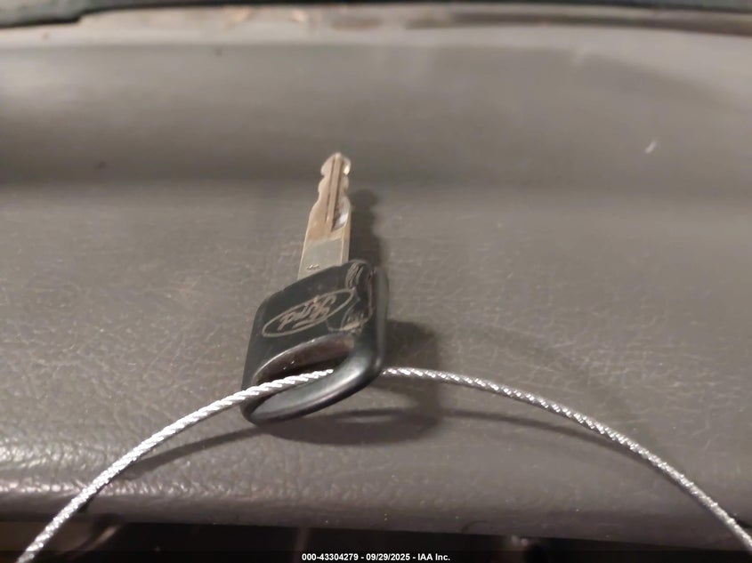 2006 Ford E-350 Cutaway VIN: 1FDSE35L86HB38051 Lot: 43304279