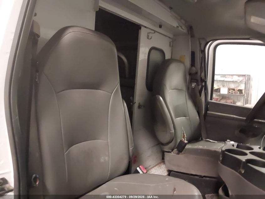 2006 Ford E-350 Cutaway VIN: 1FDSE35L86HB38051 Lot: 43304279