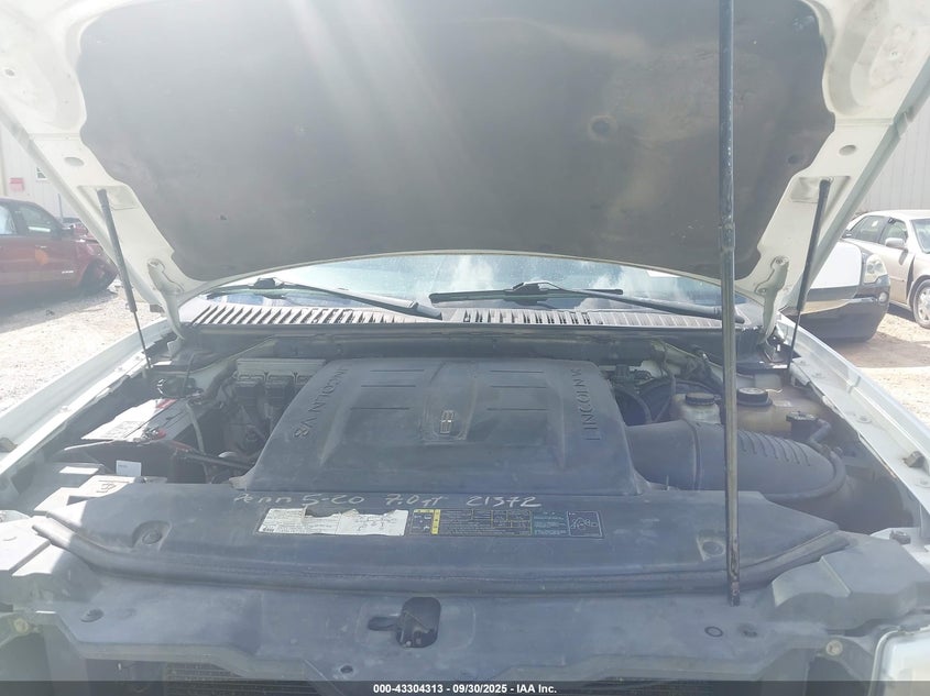 2005 Lincoln Navigator VIN: 5LMFU28565LJ17798 Lot: 43304313